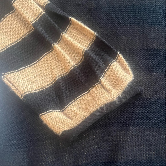 Women’s Absolutely creative size L black and tan sheer knit sweater. - Picture 8 of 8